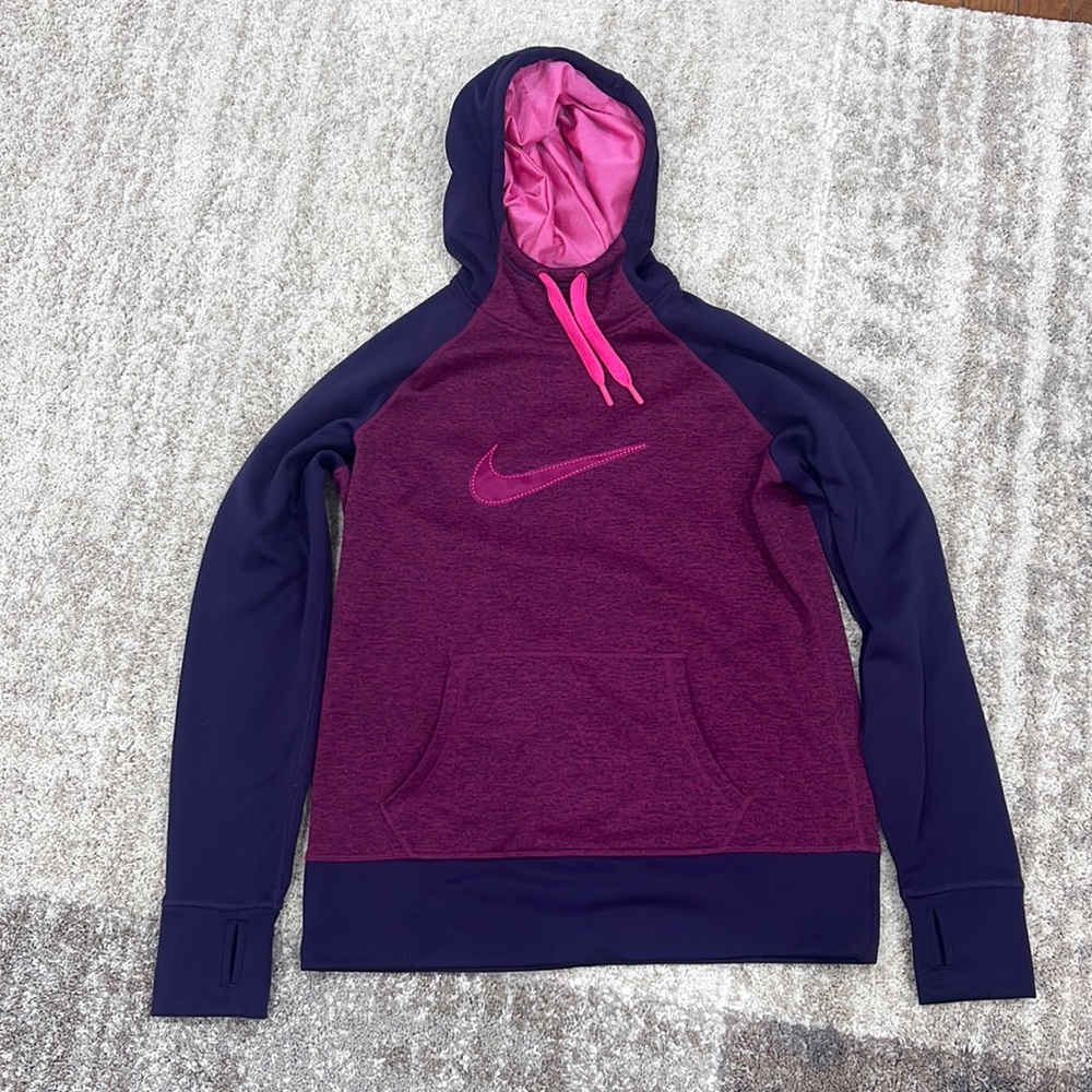 Women’s NIKE sweatshirt Size L